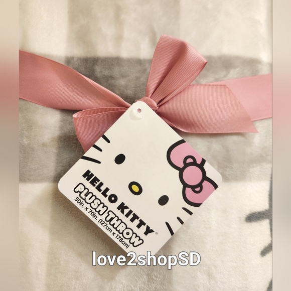 Hello Kitty Plush White Gray Pink Throw Blanket NWT - Picture 2 of 2